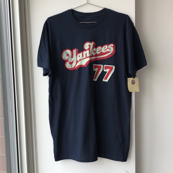 Wright & Ditson Other - Wright & Ditson Vintage Style Yankees Graphic Tee!